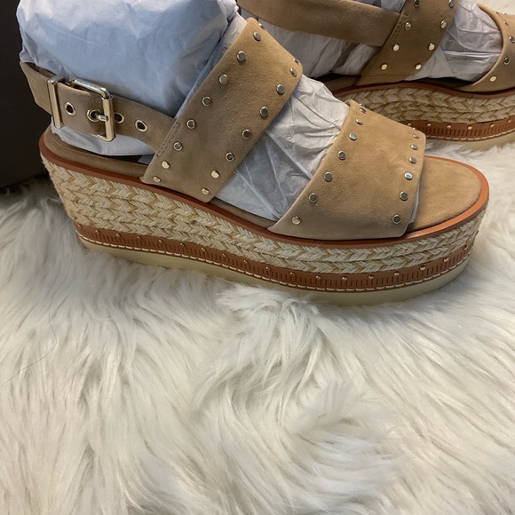 VINCE CAMUTO - Picture 3 of 5